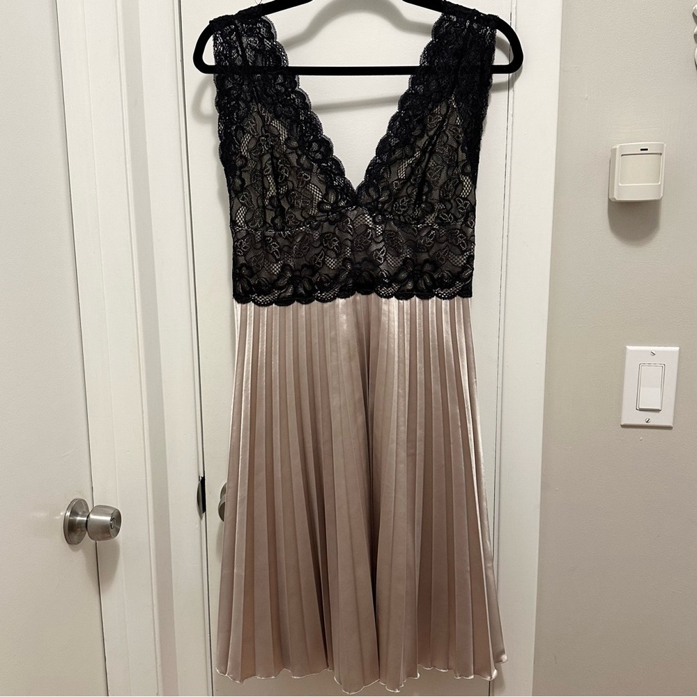 REVIEW Australia Lace &Pleated Satin Mini Slip Dress 6 Champagne Black Sexy Date